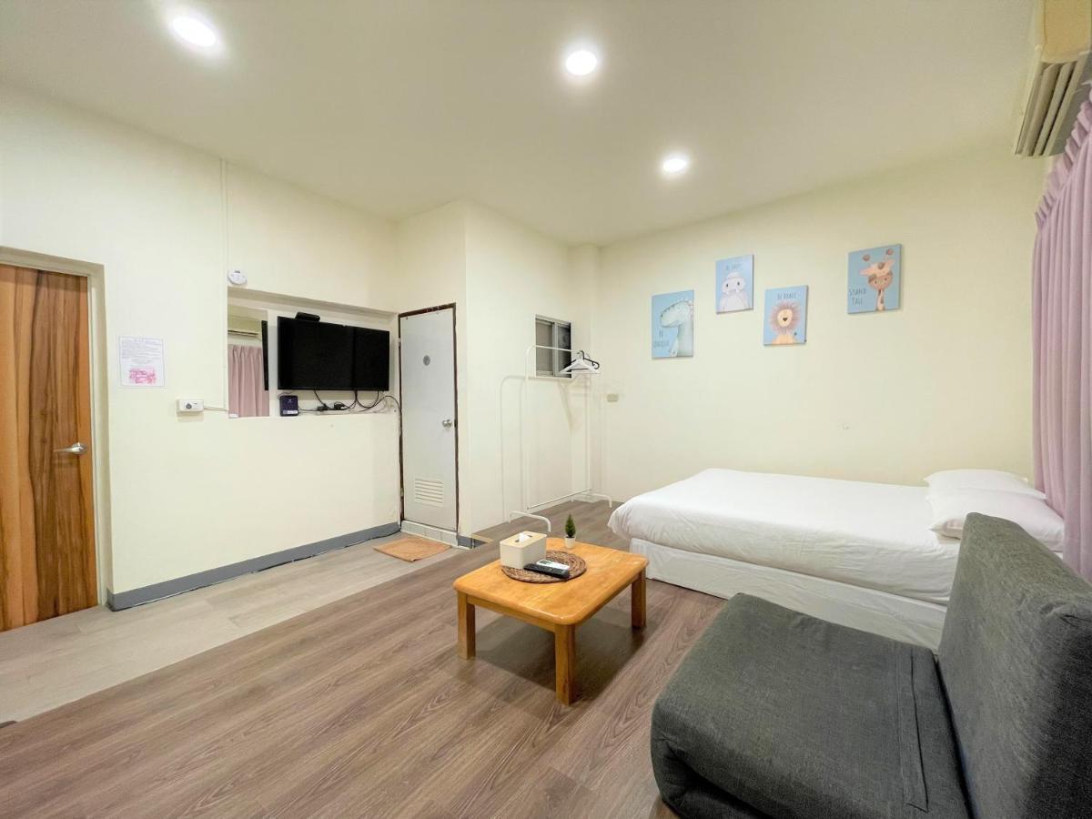 Fengjia AS House Apartment Taichung Bagian luar foto